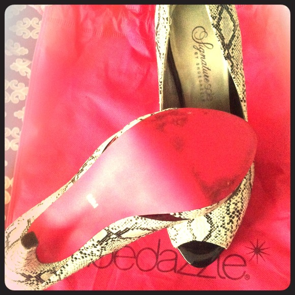 Shoedazzle signature sole snakeskin peep toes