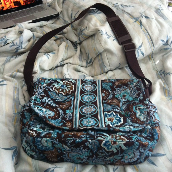 Vera Bradley Messenger bag