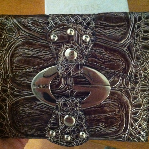 Guess Wallet - Picture 3 of 4