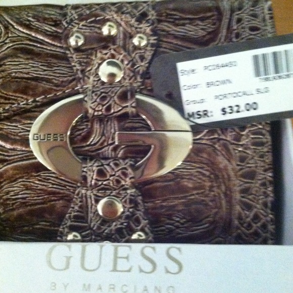 Guess Wallet - Picture 4 of 4