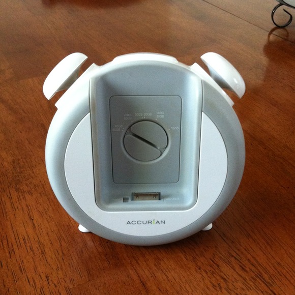 iPod docking alarm clock