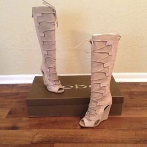 Reserved Tan suede and leather Bebe boots