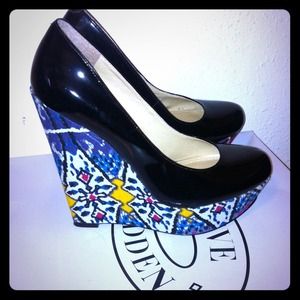 Steve Madden colorful print wedge