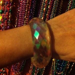 Iridescent bracelet