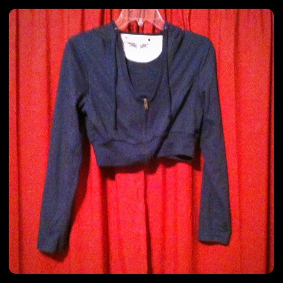 ⚠TRADE Blue cropped zip up
