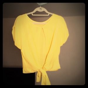 Yellow open back top w tie closure