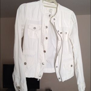 Off-white light jacket