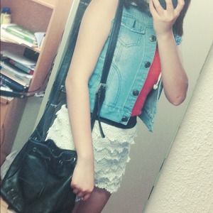 💢SOLD💢White lace shorts