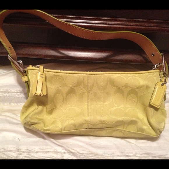 Reserved! Authentic coach bag in chartreuse