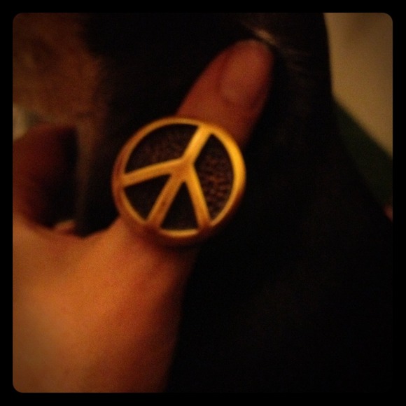 Funky yellow peace ring. Size large: 10 or 11.