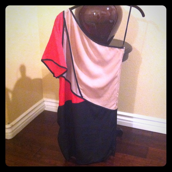 💥 REDUCED 💥This is a gorgeous dress!!