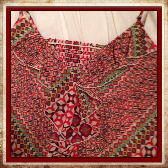 ❌BUNDLED❌Guess Ruffled Guess Top - Picture 2 of 3