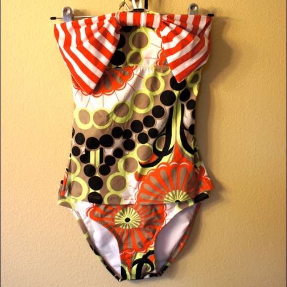 Women's swimsuit