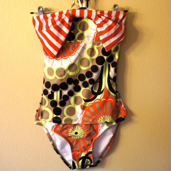 Women's swimsuit