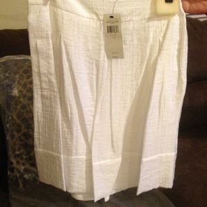 **❤Reduced❤** White BCBG skirt willing to trade