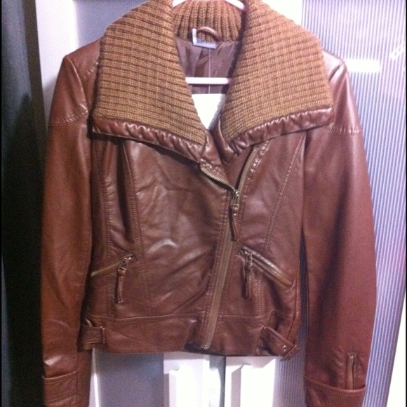 ✋Bundled!! New Sparkle and fade brown bomber jckt