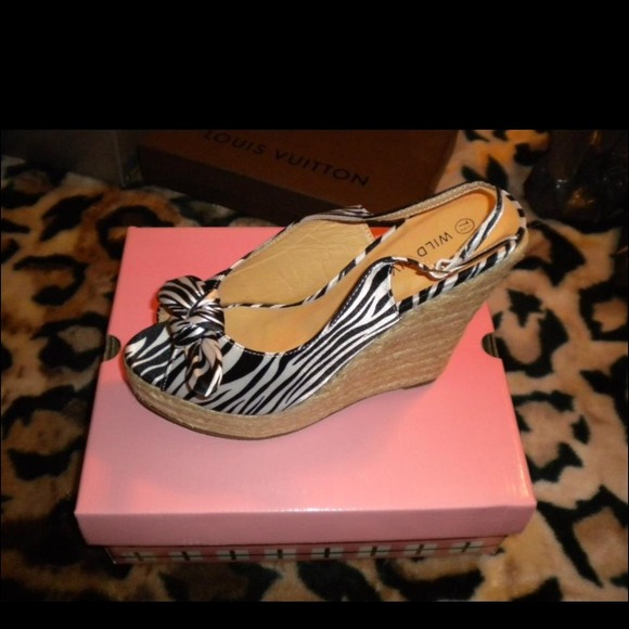 📍SOLD📍New Wild Diva Zebra