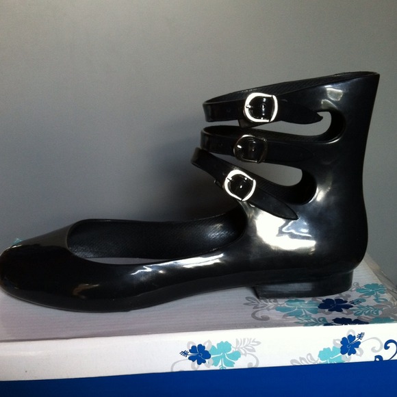 Black Gladiator Flats