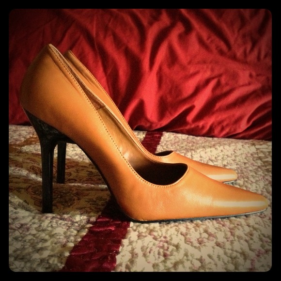 Beautiful sexy heels by Two Lips