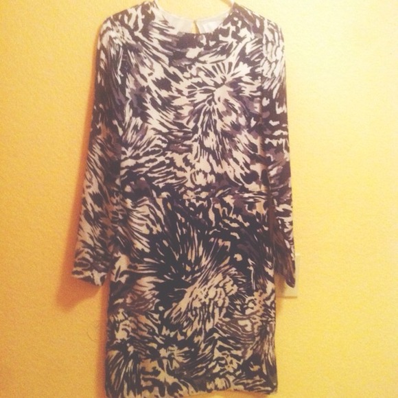 Black & White print dress. Size:2