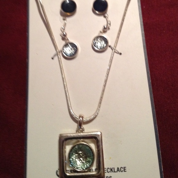 Reversible set - Picture 2 of 2