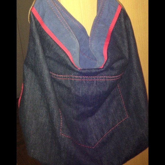 GAP - Picture 3 of 4