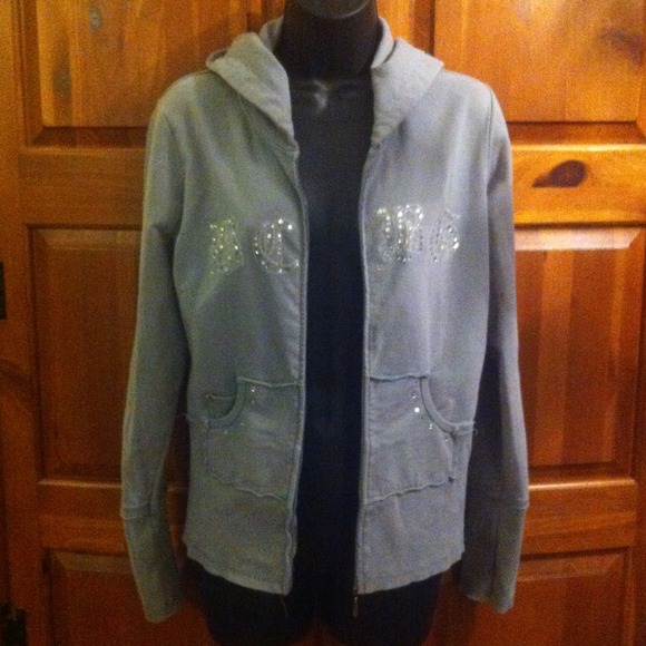 💛*SOLD*BCBG grey sweater
