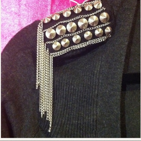 Bundle a Cardigan & a Keychain