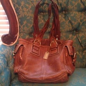 Authentic 100% leather coach bag.