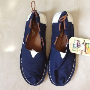 ***Reserved****Toms Mens shoes- brand new