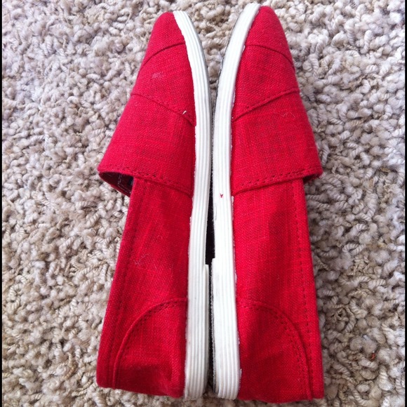 Shoes - Picture 2 of 4