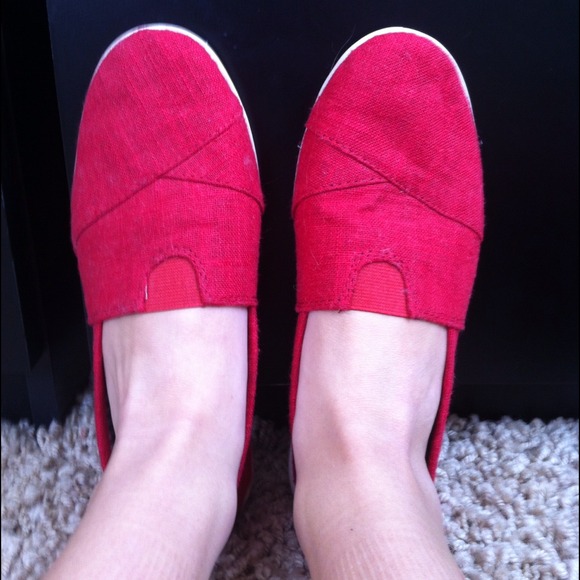 Shoes - Picture 3 of 4