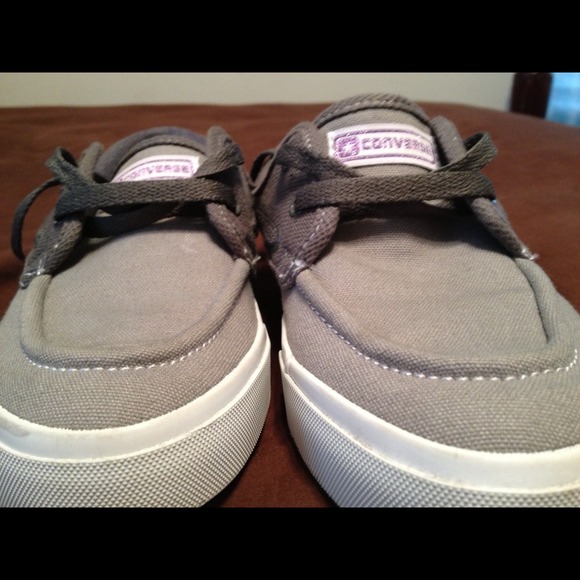 Converse sneakers❤price reduced❤Reserved