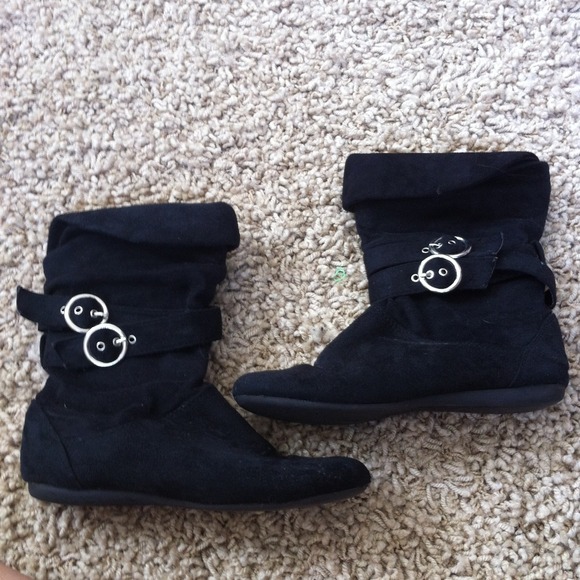 Boots - Picture 2 of 4