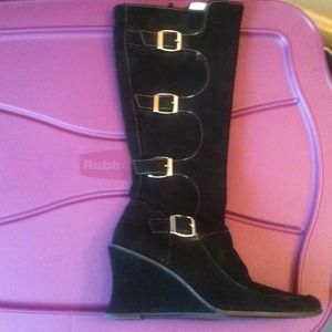 👢Black suede wedge boots w/buckle detail.👢