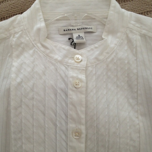 🎉On Sale🎉Banana Republic blouse - Picture 2 of 2