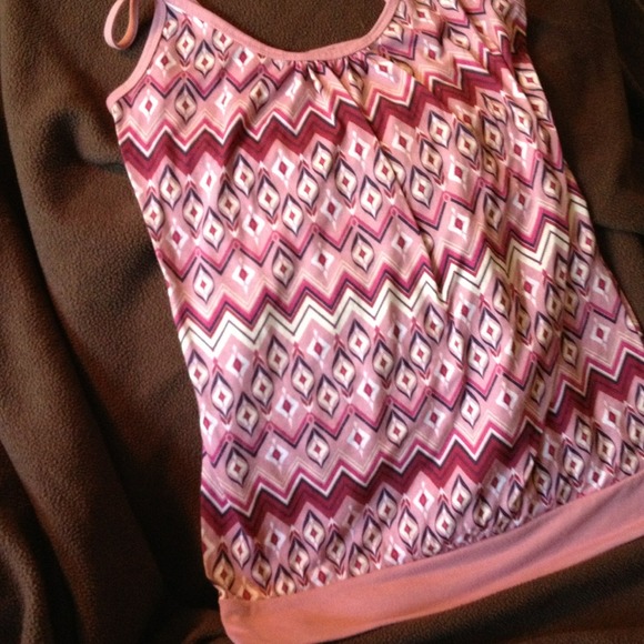🌟PRICE REDUCED🌟Pretty pink tank
