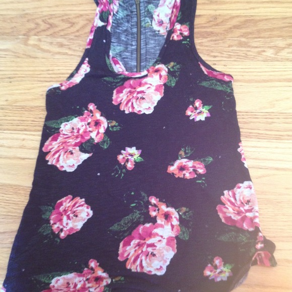Tank top - Picture 2 of 2