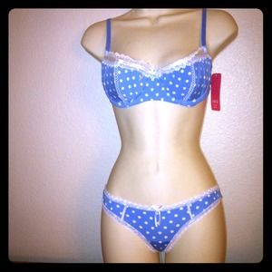 Bra and pantie set & 7 jeans