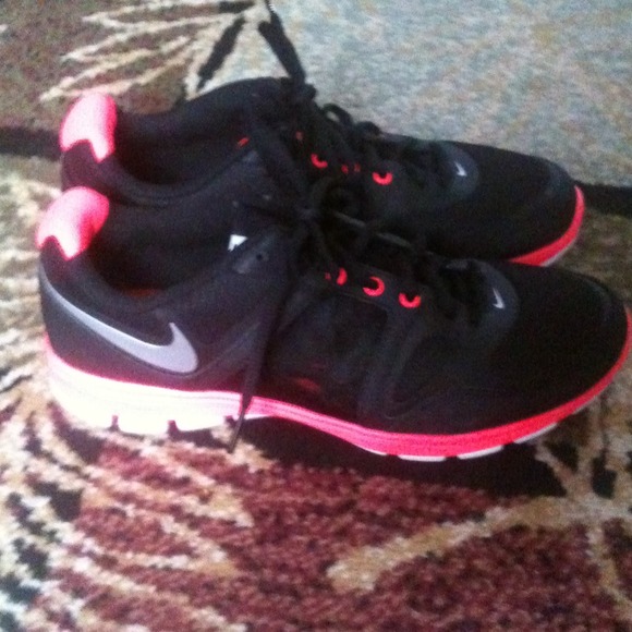 ~RESERVED~ Black and coral Nike shoes