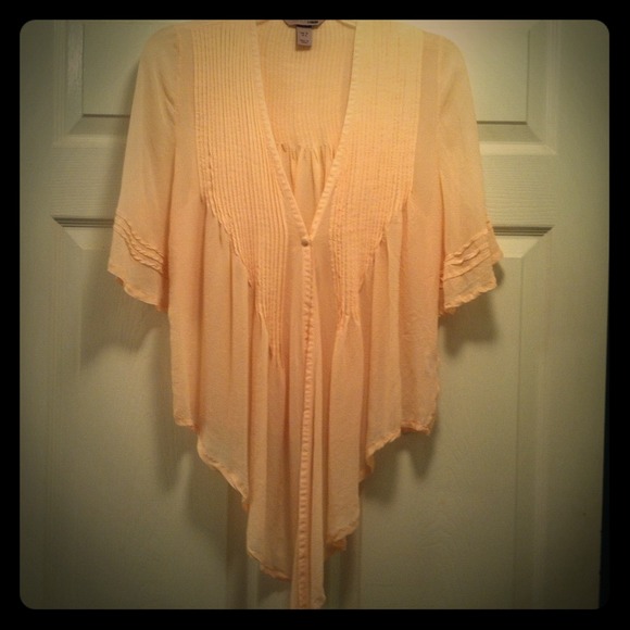 Summer, light pink top that's fun and adorable! - Picture 1 of 1
