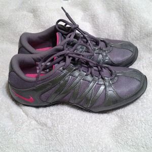 Nike dance shoes. Used for Zumba but only used 3x