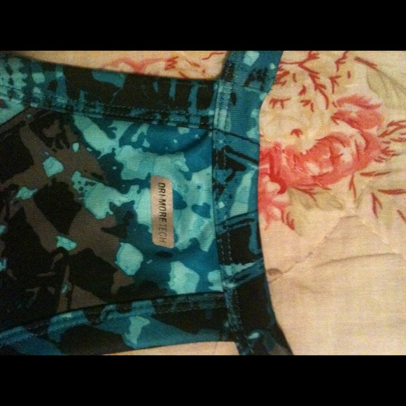 Trade - Picture 2 of 3