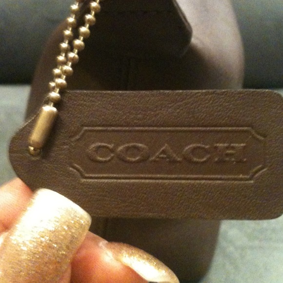 COACH authentic leather brown small handbag - Picture 2 of 2