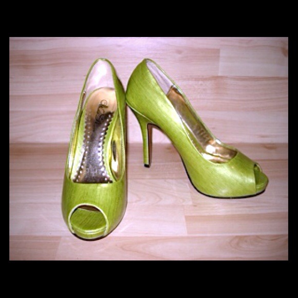 Wild Rose lime green shoes