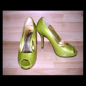 Wild Rose lime green shoes