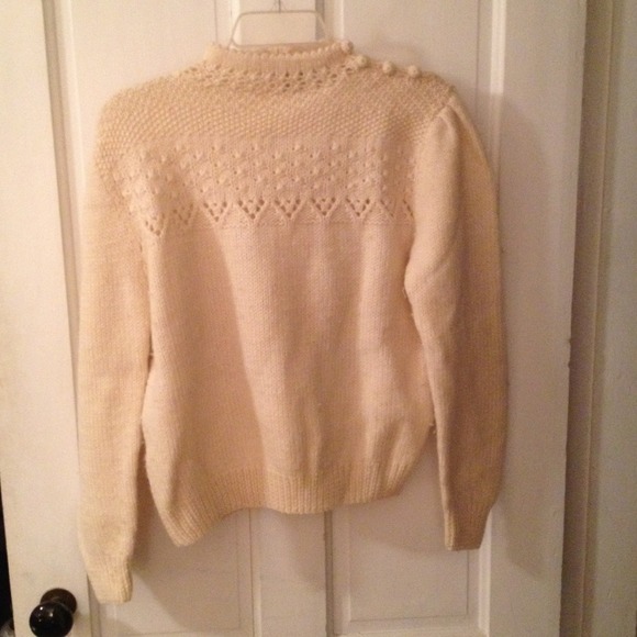 ****reserved****Cream cable knit wool sweater