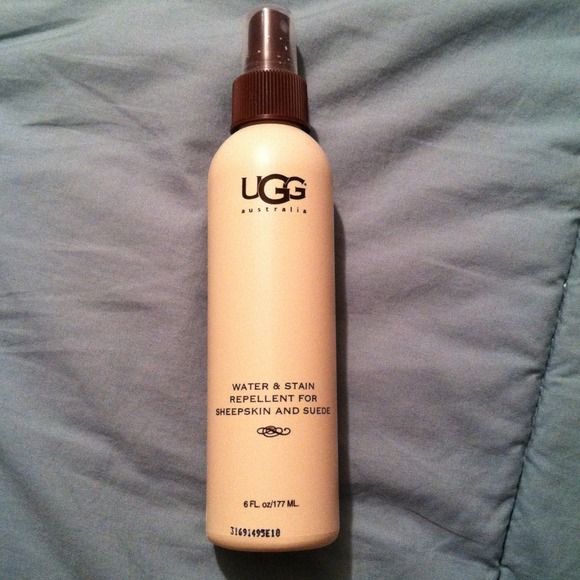 RSVD until 10/31 UGG water and stain repellent