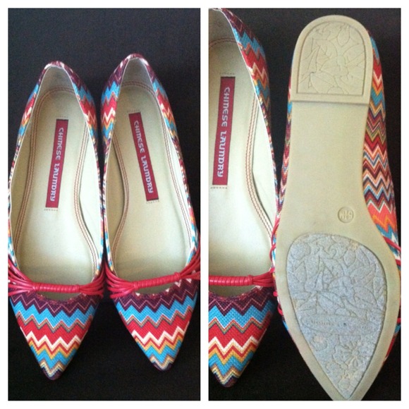 Chinese Laundry -Chevron Flats - Picture 3 of 3