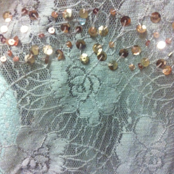 Flowy sequenced top - Picture 2 of 3